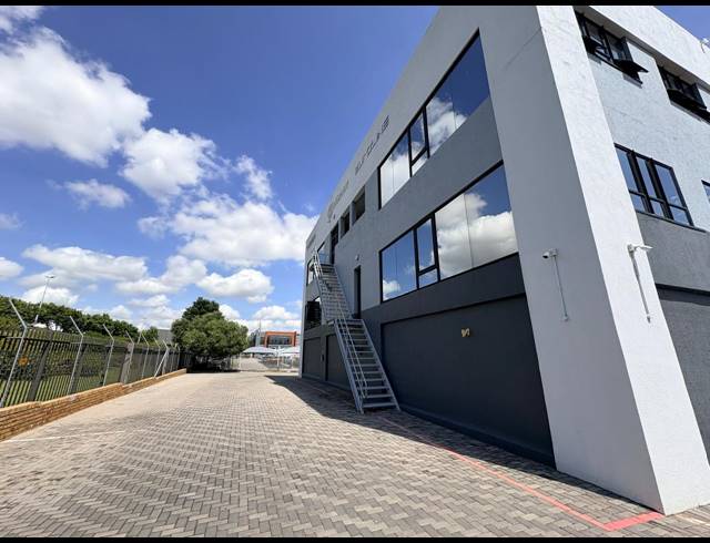 749M² OFFICE TO LET IN MIDRIDGE PARK